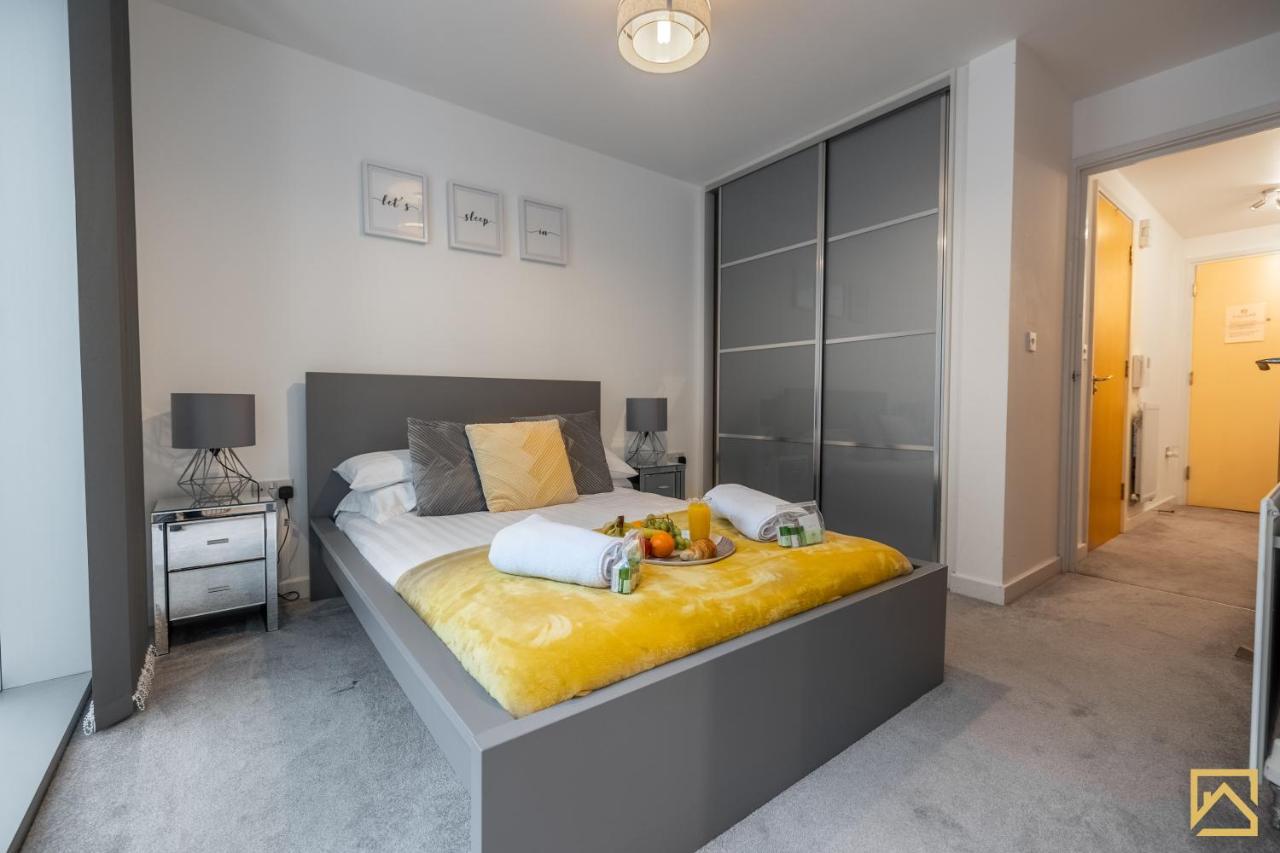 Modern 1 Bed In Central Mk, Free Parking, Smart Tv, Manhattan House By Valore Property Services Милтон-Кейнс Экстерьер фото