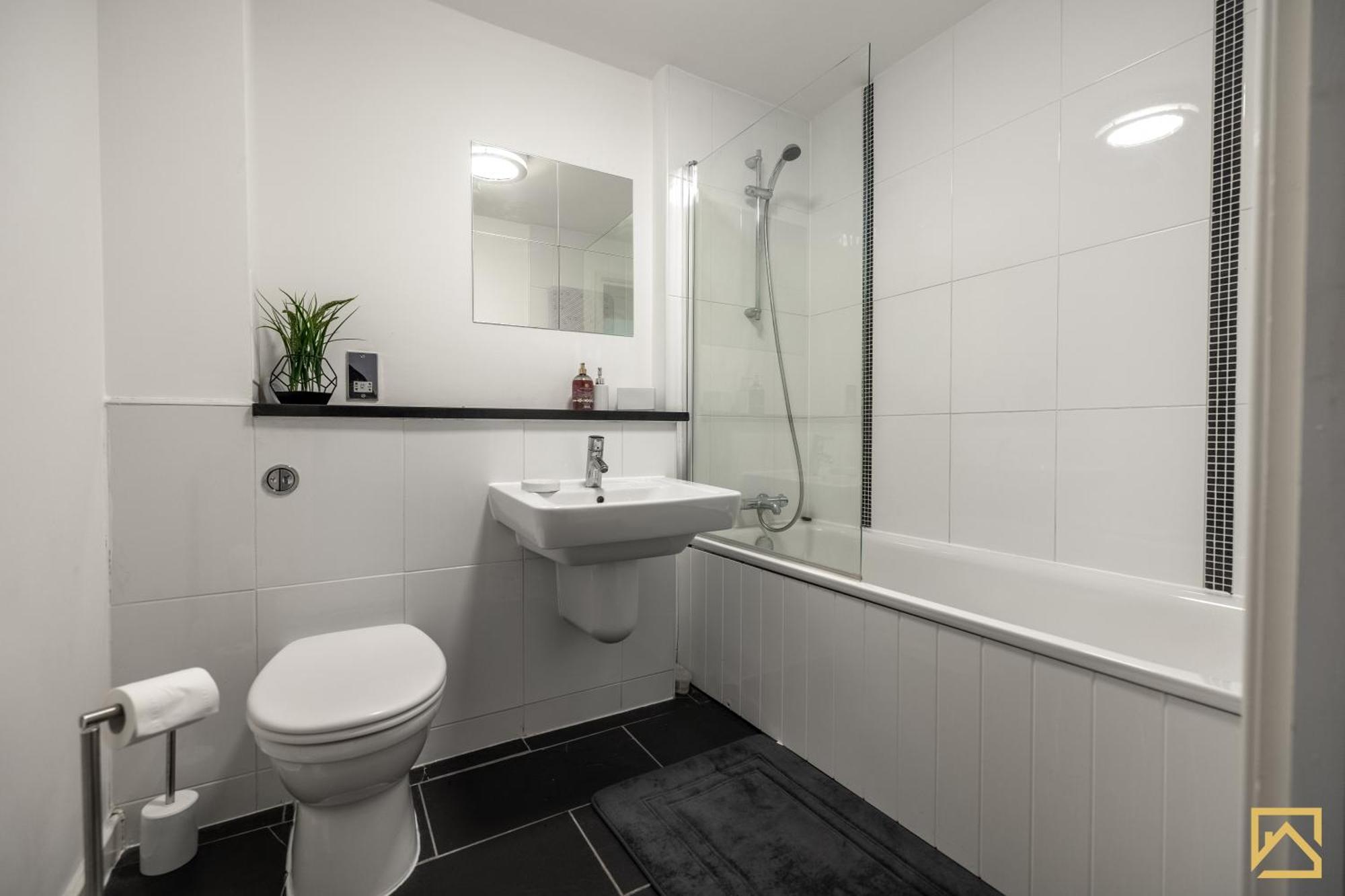 Modern 1 Bed In Central Mk, Free Parking, Smart Tv, Manhattan House By Valore Property Services Милтон-Кейнс Экстерьер фото